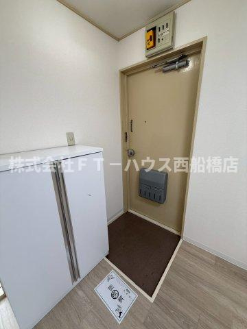メゾン船橋法典の玄関