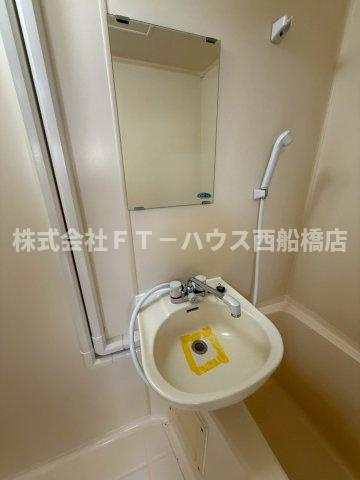 メゾン船橋法典の洗面所