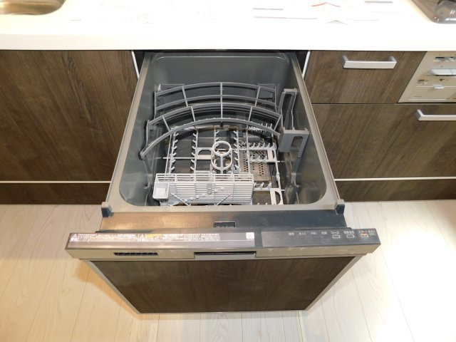 北名古屋市鹿田南蒲屋敷の新築一戸建のキッチン|◇食洗機◇　　家事の時短になる便利な食洗機付き！