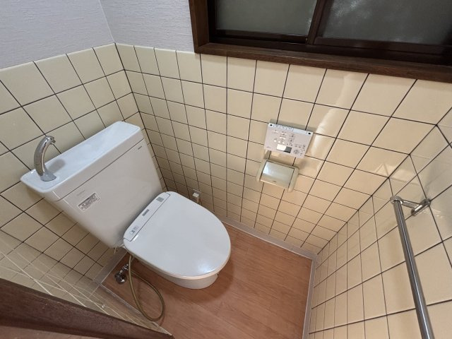 近鉄伏見駅6分♪リフォーム戸建て！！のトイレ|トイレも気になるポイント