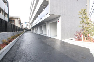 建物一階部分に駐車場あり※空き状況等要確認