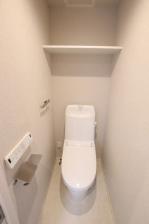 温水洗浄便座機能付きのトイレ