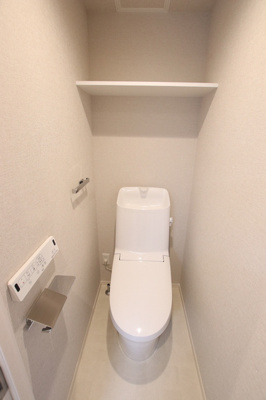 温水洗浄便座機能付きのトイレ