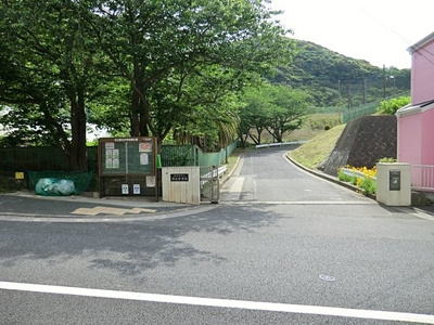 横須賀市立野比中学校まで850m