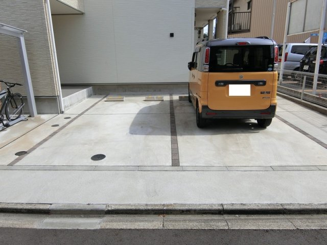 リブリ・メイオールの駐車場