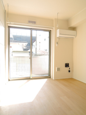【LDK8帖】　快適な室温を保つエアコン付き★
