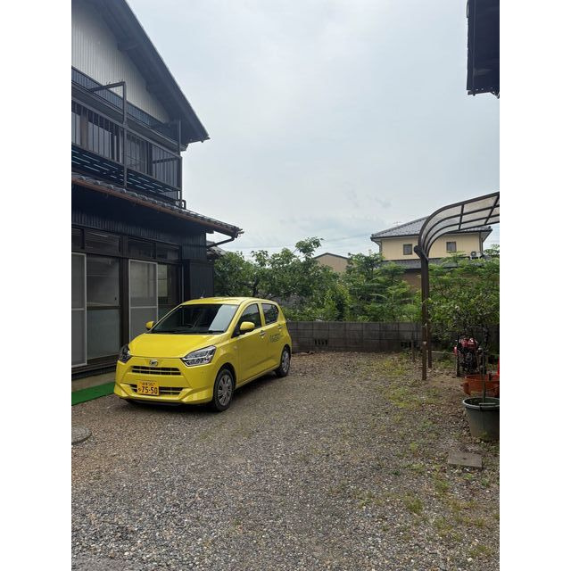 岐阜市鷺山の一戸建ての駐車場