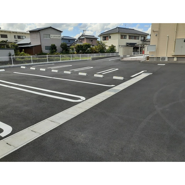 羽島郡笠松町米野のアパートの駐車場