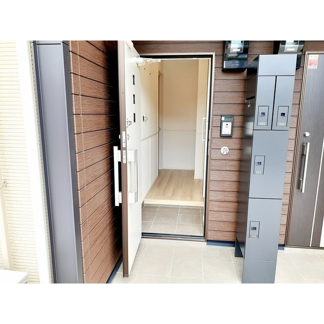 羽島郡笠松町米野のアパートの玄関