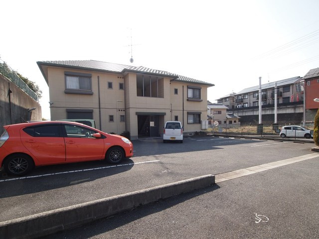 三室ＮＫの駐車場
