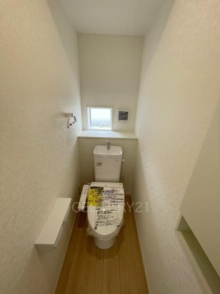 CRADLE GARDEN高崎市吉井町吉井川３号棟のトイレ|１階トレイです。
温水シャワー洗浄機能付きです。