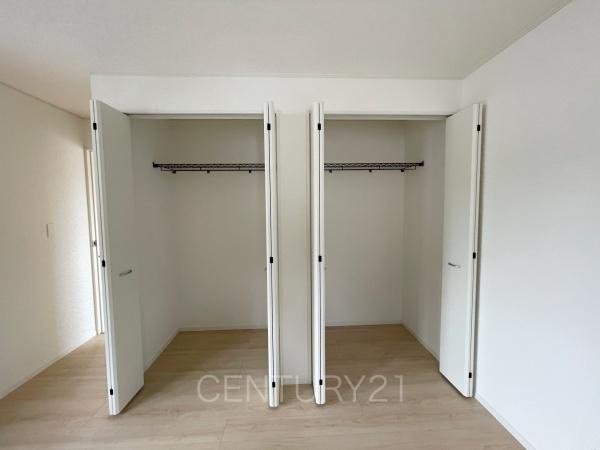 CRADLE GARDEN高崎市吉井町吉井川３号棟の収納|ハンガーパイプ付きクローゼットです。