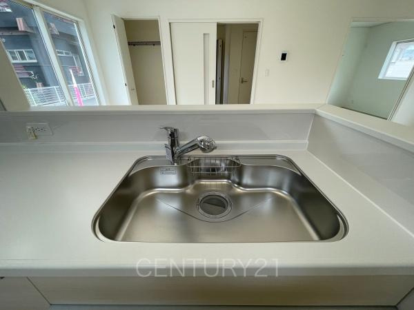 CRADLE GARDEN高崎市吉井町吉井川３号棟のキッチン|浄水器付きです。