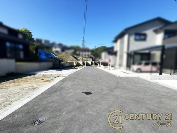 生駒郡斑鳩町龍田西３丁目の売地の前面道路含む現地写真|■現地撮影写真■落ち着いた雰囲気の閑静な住宅地内です！