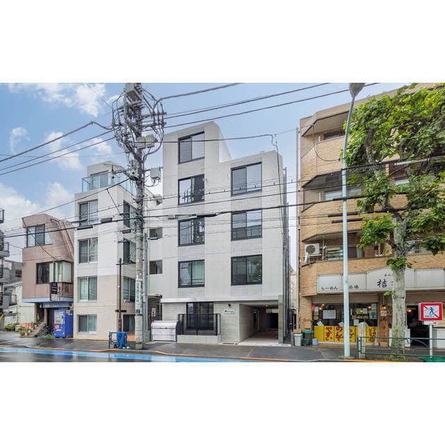 アバンティア初台の外観