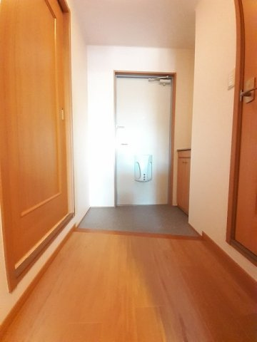 グランデ瑞穂の玄関