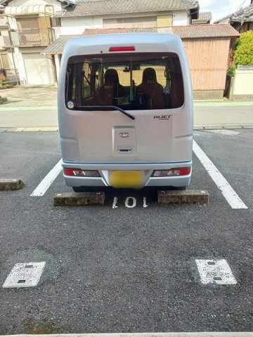 フローレンスハイムの駐車場