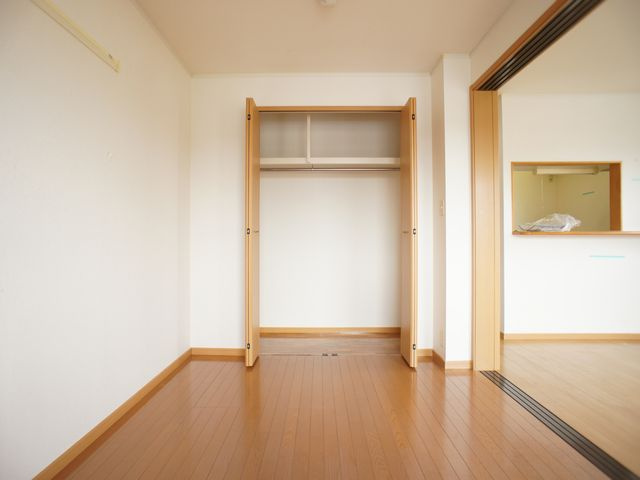 【寝室】 | カーサ・アルドーレＢ | 清潔感のあるきれいな洋間です♪