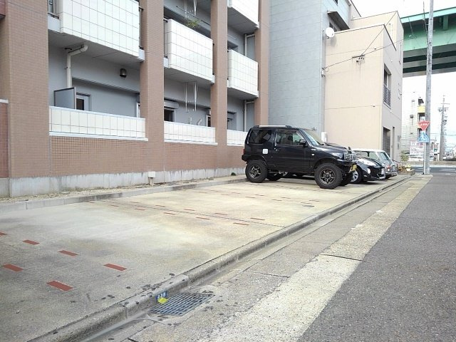 エターナル・スクエアの駐車場