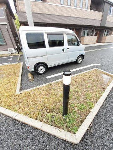 リヴェール・リッシュ　Ⅱの駐車場