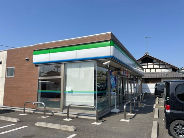 ヒカルサ笠幡の周辺|ファミリーマートまで450m