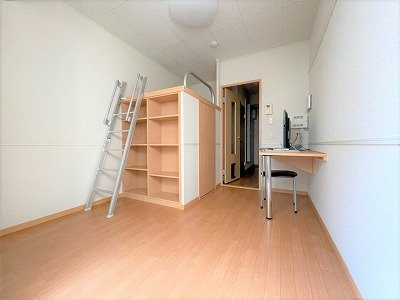レオパレスグランティス　Ⅱの居間・リビング