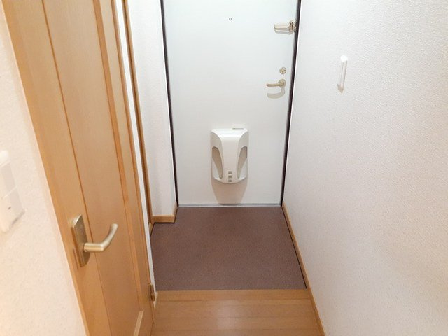 メゾングラシュ　Ⅲの玄関|シンプルで使いやすい玄関です