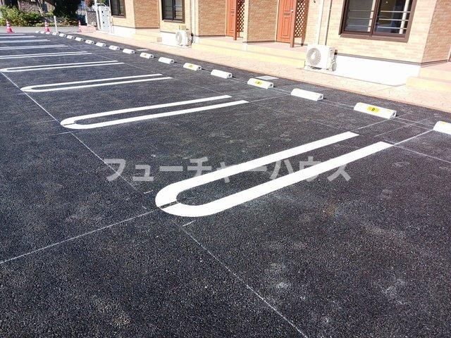 グラースＳＡＭ　Ⅰの駐車場