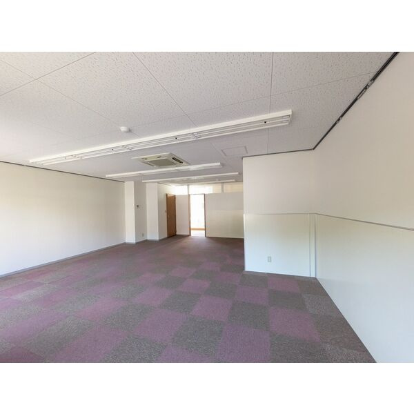 石坂ハイツ【　1階路面店　】