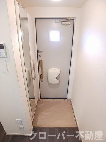 ガーデンハウスＭ　Ｃの玄関