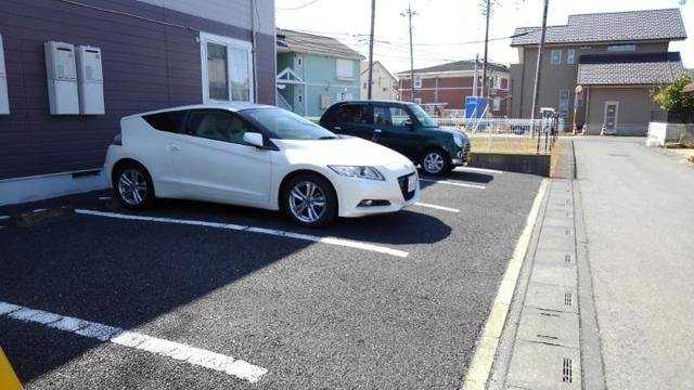 サンシャト－の駐車場