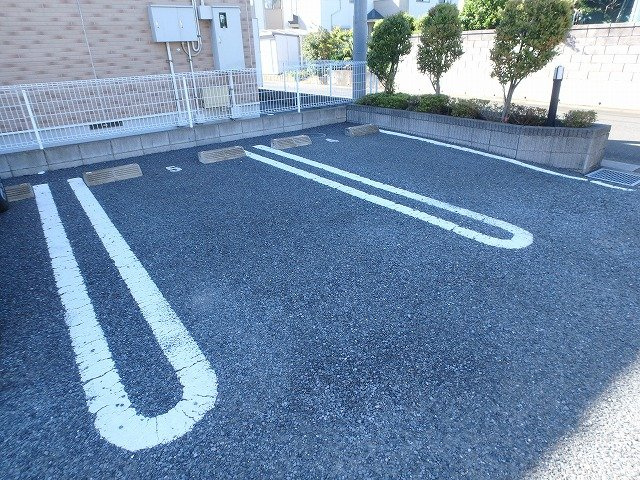 グランシャリオの駐車場
