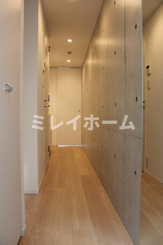 ZOOM目黒かむろ坂の玄関