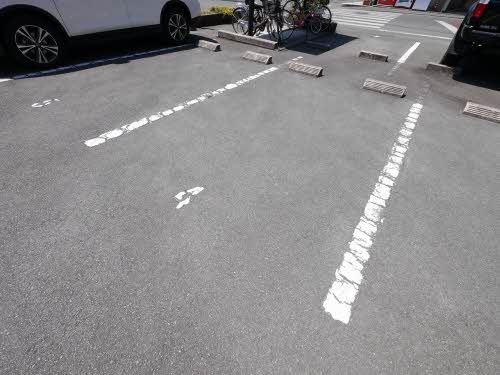 熊本市中央区帯山１丁目のアパートの駐車場