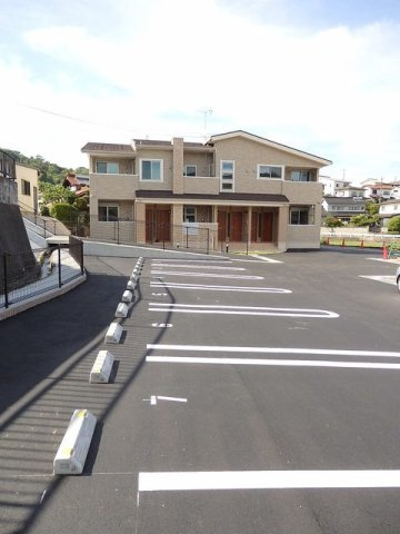 セリシールＡの駐車場|車をお持ちの方に嬉しい駐車場付きの物件です
