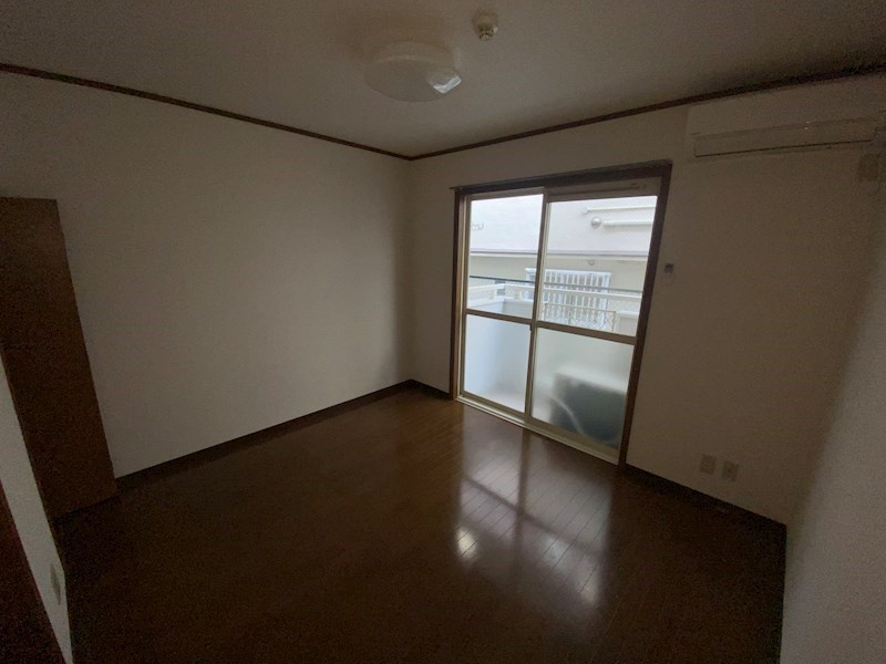 ライラックコートの寝室