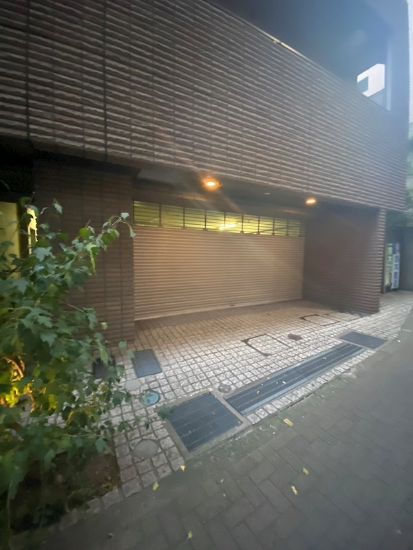 ソリッド大橋の駐車場