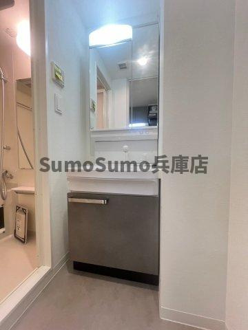 プレサンス神戸セレスティアの洗面所|ゆったりとスペースのある洗面所