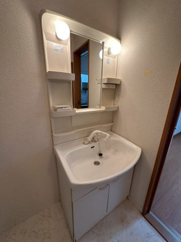 本山北町ハイツの洗面所