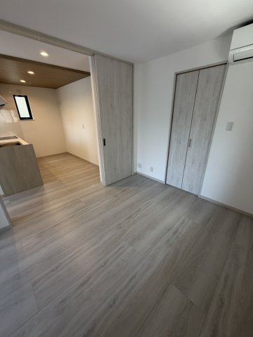 コンフォート片山町　広告１物確はいえらぶＢＢの寝室