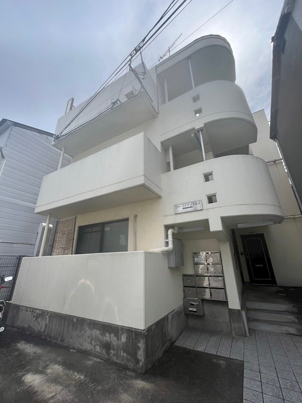 ファーストマンションの外観
