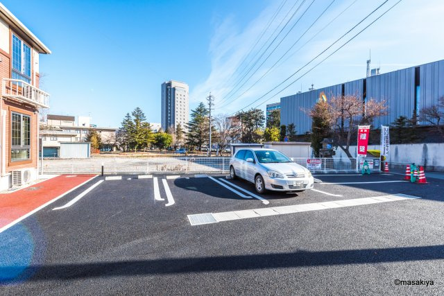 グラース聖徳の駐車場