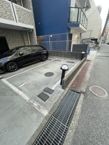 エスリード神戸の駐車場