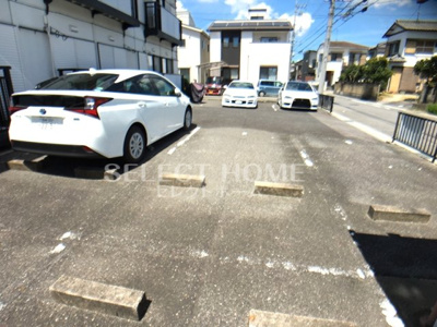 【駐車場】 | メゾン ド デュー | 車をお持ちの方に嬉しい駐車場付きの物件です