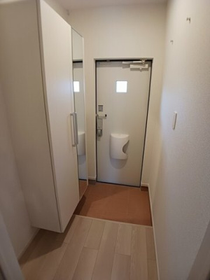 【玄関】 | ブーケ | 明るい玄関です