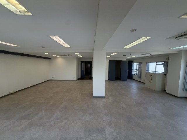 HS　buildingのロビー