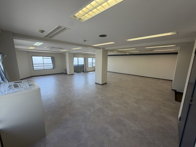 HS　buildingのロビー