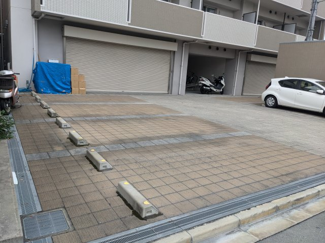 プロスパー江坂479の駐車場
