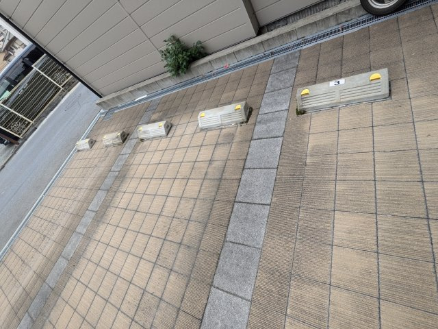 プロスパー江坂479の駐車場