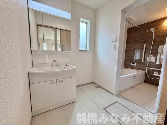 【新築】前橋市六供町1丁目　限定１棟　ハートフルタウン　新築建売の独立洗面台|独立洗面化粧台が付いています